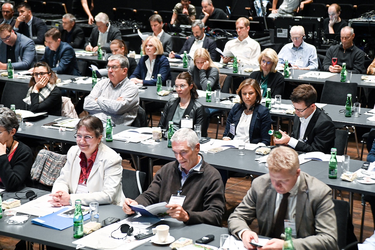 icop-speaker-panel